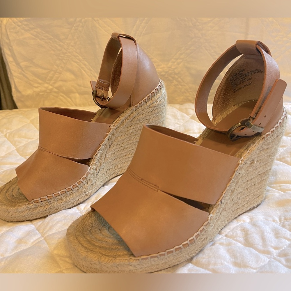 Treasure & Band Sanibel Espadrille Platform Sz9